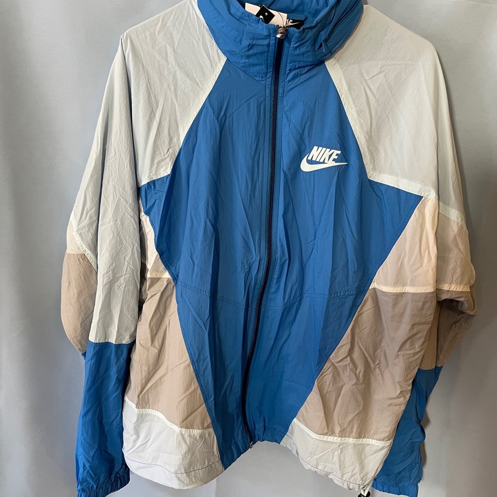 Nike sportswear windrunner jacket